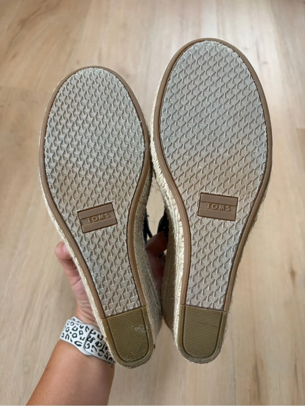 Toms classic black